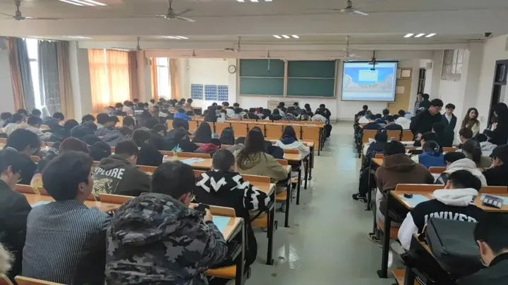 金陵科技學(xué)院軟件工程學(xué)院邀evo真人视讯科技召開職業(yè)生涯規(guī)劃系列講座